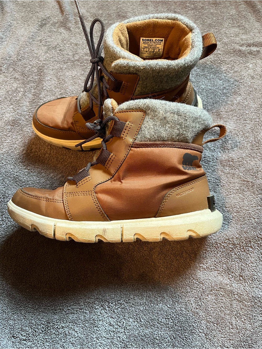 Sorel Explorer ll Carnival Felt Waterproof woman’s winter boots size 8